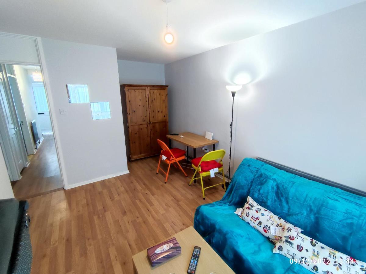 Central And Quiet Flat In London! Close To Station Extérieur photo